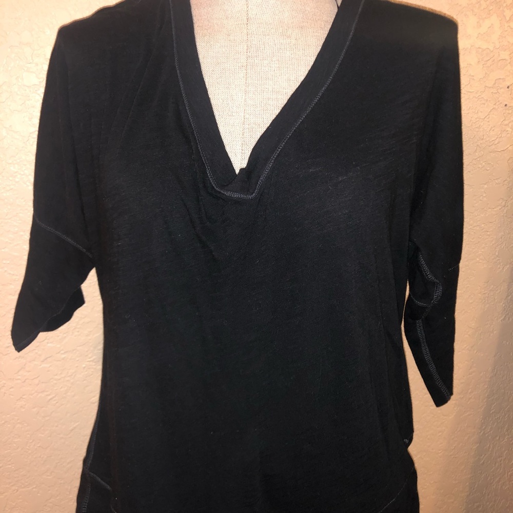 V neck tee